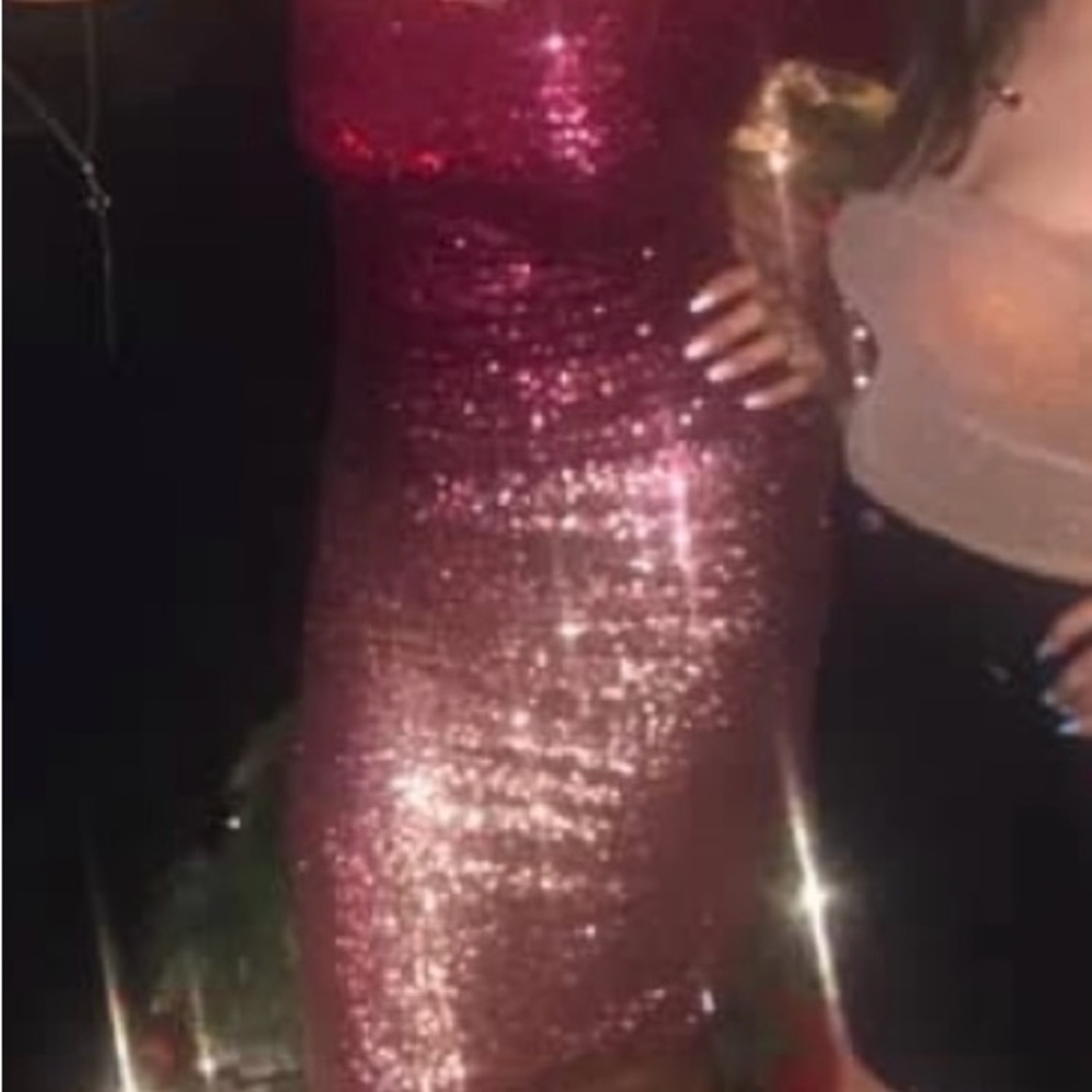 Beautiful party dress!